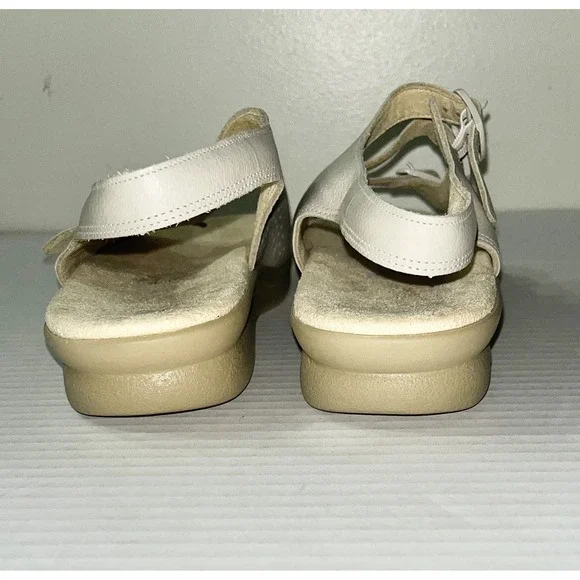Sas Slingback Sandals Women's 8 WW Bone Trio ii Leather Comfort Walking Wide